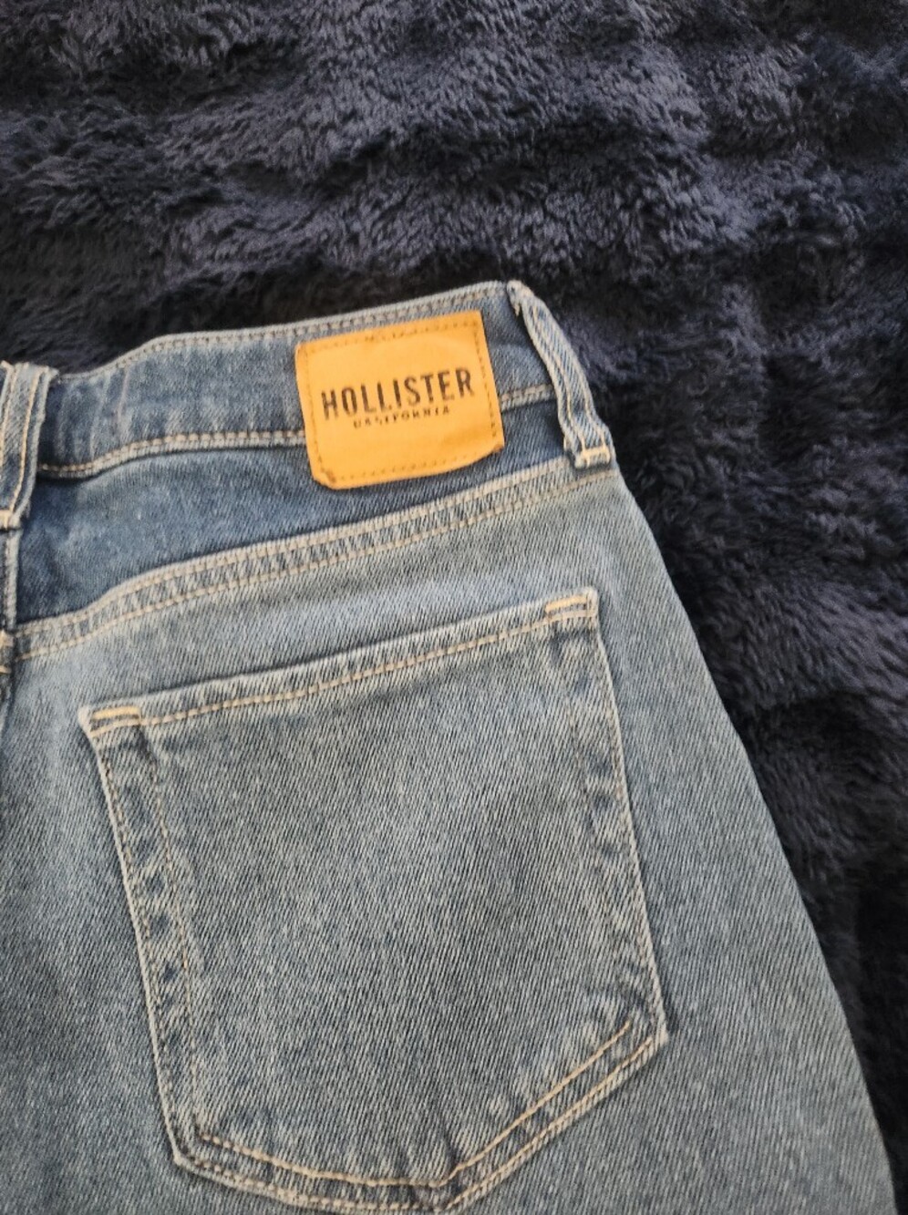 Hollister Ultra High Rise Patchwork Mom Jeans - Picture 10 of 10